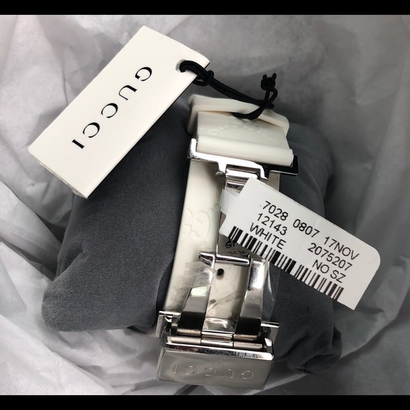 Gucci 44mm digital watch - Picture 5 of 8